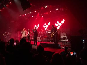 Supporting image for story: James conclude stay in Wolverhampton with a warm gig at KK's Steelmill