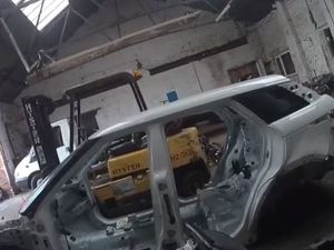 Supporting image for story: Two officers injured as police raid suspected chop shop in Sandwell