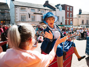 Supporting image for story: Oswestry shoppers get a ringside seat as the circus comes to town