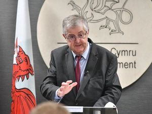Supporting image for story: No quarantine rules for visitors to Wales - yet, says First Minister