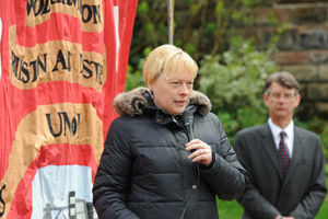 Supporting image for story: Shadow Commons leader in tribute to workers