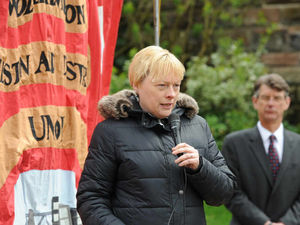 Supporting image for story: Shadow Commons leader in tribute to workers