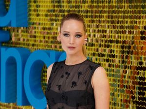 Supporting image for story: Jennifer Lawrence says rumours about ‘fling’ with Liam Hemsworth are ‘not true’
