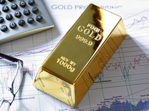 Supporting image for story: Price of gold jumps above 5,000 US dollars for first time