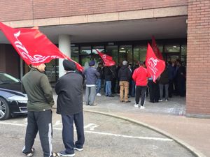 Supporting image for story: Wolverhampton taxi drivers protesting over licences turned away from meeting