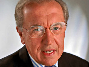 Supporting image for story: Grand inquisitor David Frost is thankful for that big film
