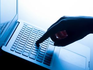 Supporting image for story: Thousands targeted by fraudsters impersonating financial regulator