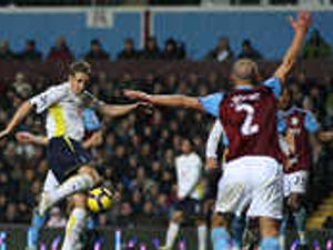 Supporting image for story: Villa 1 Tottenham 1