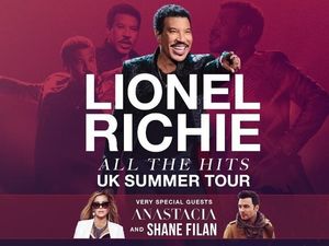 Supporting image for story: Lionel Richie to be supported by Anastacia at Shrewsbury show