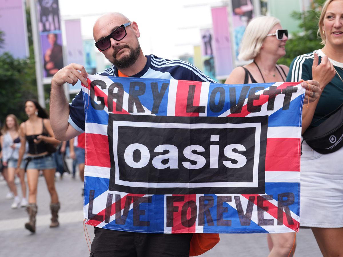 Oasis dedicate song to Ozzy Osbourne as they begin series of gigs in London