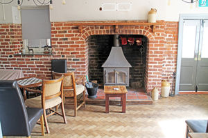 Sitting area in the Roebuck Inn, picture: Sidney Phillips