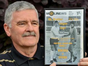 Supporting image for story: Wolves fan Ivor gets gift from hero Peter Knowles after star overhears hospital conversation