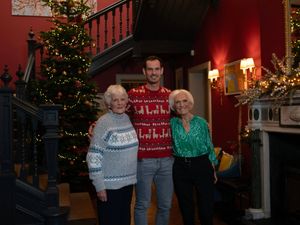 Supporting image for story: Andy Murray and Iain Stirling among guests joining Mary Berry for festive show