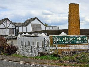 Supporting image for story: Eyesore Shropshire hotel being demolished to make way for barn-style homes