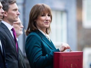 Supporting image for story: Starmer to back Budget amid row over Reeves’ deficit claims