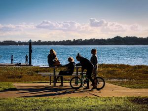 Supporting image for story: Good mental health at age 11 cuts risk of obesity at 17, study suggests