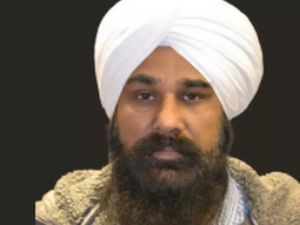 Supporting image for story: Man accused of murdering Wolverhampton taxi driver 'did not want to hurt him'