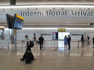 Supporting image for story: Government abandons ‘amber watchlist’ plans for travellers