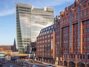 Supporting image for story: Three Snowhill: Birmingham's largest single office development work completed 