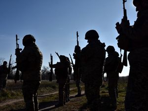 Supporting image for story: White House urges Ukraine to lower draft age to help increase size of military