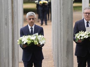 Supporting image for story: King and Prime Minister lead nation remembering horror of July 7 bombings