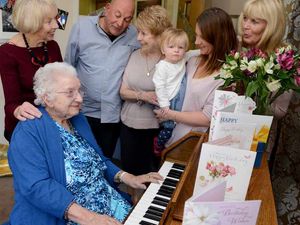 Supporting image for story: Florence still loving the piano at 102