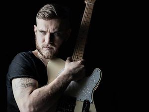 Supporting image for story: Bilston Robin 2 gig for Ben Poole