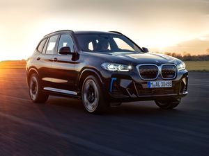 Supporting image for story: BMW iX3 gets top marks in new driver assistance rankings