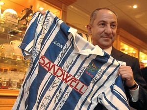 Supporting image for story: Ex-West Brom boss Ossie Ardiles undergoes heart surgery