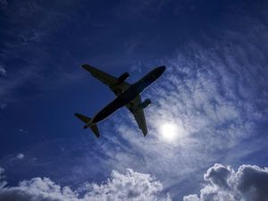 Supporting image for story: Traffic light system scrapped as travel rules simplified