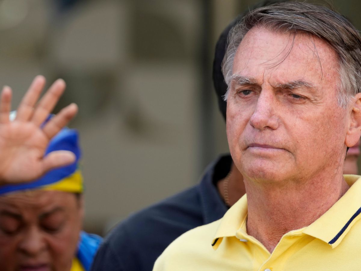 Ex-president Bolsonaro planned to seek asylum in Argentina, police say