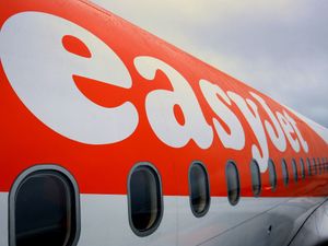 Supporting image for story: EasyJet cabin crew to administer Covid-19 jabs