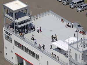 Supporting image for story: Tsunami warnings scaled back after waves crash into Japan, Hawaii and US coast