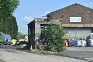 SANDWELL COPYRIGHT NATIONAL WORLD TIM STURGESS 21/05/25Fire at Plasport recycling unit in Cradley Heath.