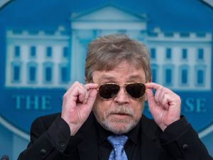Supporting image for story: Star Wars actor Hamill dubs Biden ‘Joe-bi-Wan Kenobi’ on trip to White House