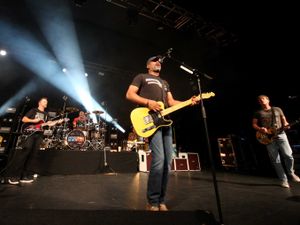 Supporting image for story: Hootie and the Blowfish bring reunion show to Birmingham - in pictures
