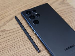 Supporting image for story: Should you buy… The Samsung Galaxy S22 Ultra?