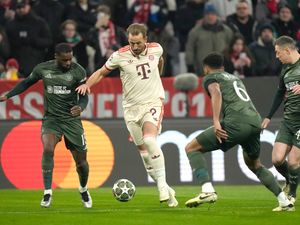 Supporting image for story: England’s Harry Kane aggravates calf knock during Bayern Munich draw with Celtic
