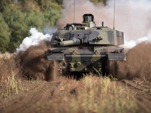 Supporting image for story: £20m deal to support Challenger 3 missile protection system 