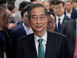 Supporting image for story: South Korea’s ex-PM Han says he will seek presidency in June election