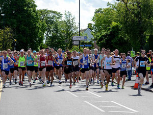 Supporting image for story: Sun shines on Aldridge 10k runners