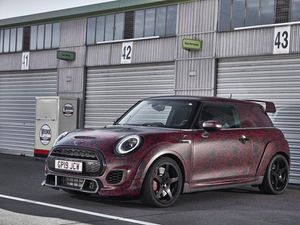 Supporting image for story: Mini reveals details on upcoming limited-edition JCW GP
