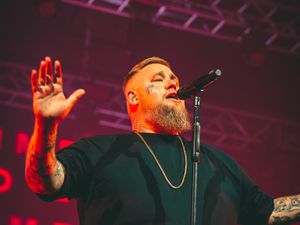 Supporting image for story: A Giant of the music world wow the crowds at Llangollen