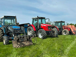 Supporting image for story: Shropshire farm dispersal sale of tractors and other machines 'has something for everyone'