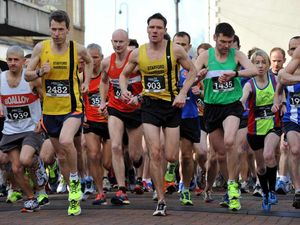 Supporting image for story: Thousands enjoy sunny Stafford half-marathon