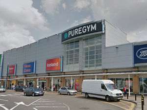 Supporting image for story: Rival school pupils brawl at Smethwick shopping centre