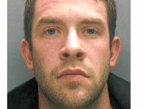 Supporting image for story: Serial thief who befriended women goes on the run