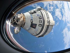 Supporting image for story: Astronauts may face long wait to return to Earth amid capsule safety problems