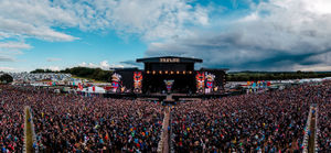 Slash featuring Myles Kennedy and The Conspirators. Photo credit: Matt Eachus