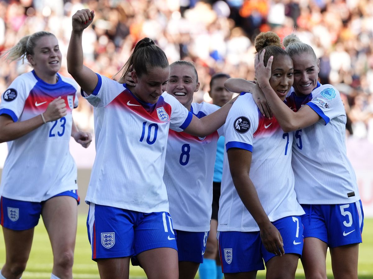 Lauren James has ‘something special’ to inspire England – Lucy Bronze